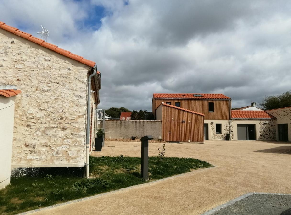 La Borderie - Maison Des Randonnees - Gite Etape - Gite De Groupe Vairé Habitación foto